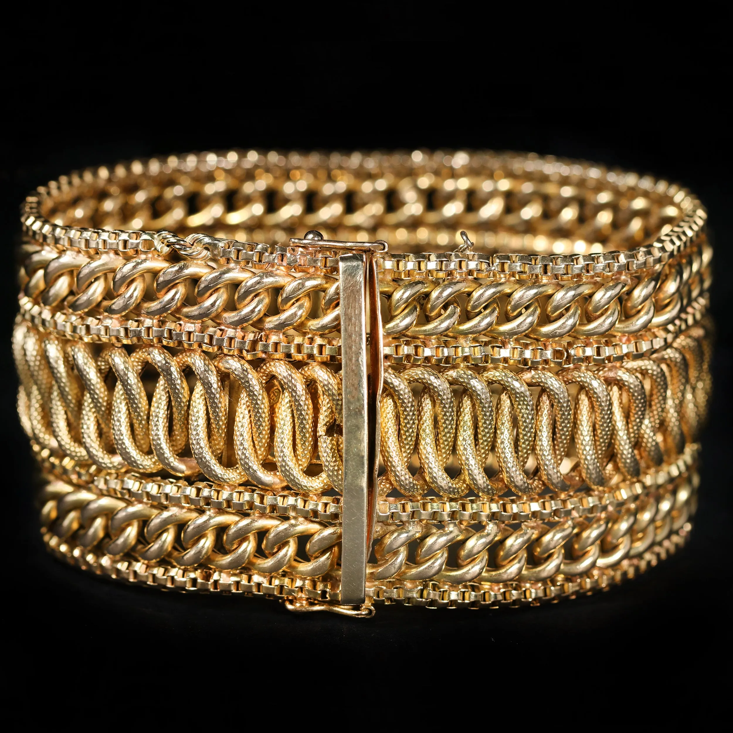 Estate 18K Yellow Gold Wide Link Bracelet