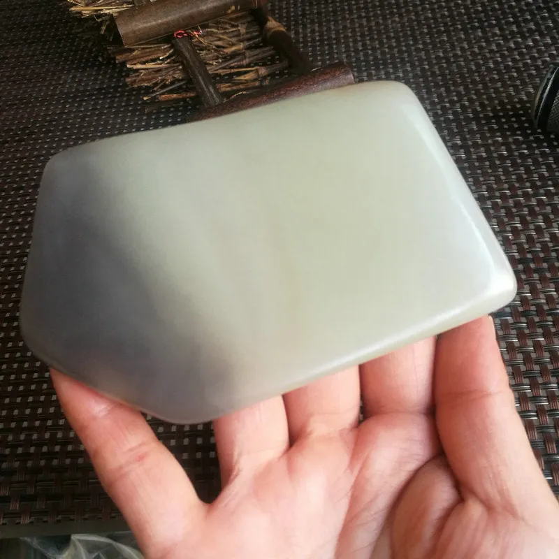 Natural Kunlun Jade Rough Nephrite Raw (205g, 15X6X1.3cm)