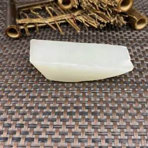 Natural Kunlun Jade Rough Nephrite Raw (83g,7.2X2.9X1.9cm)