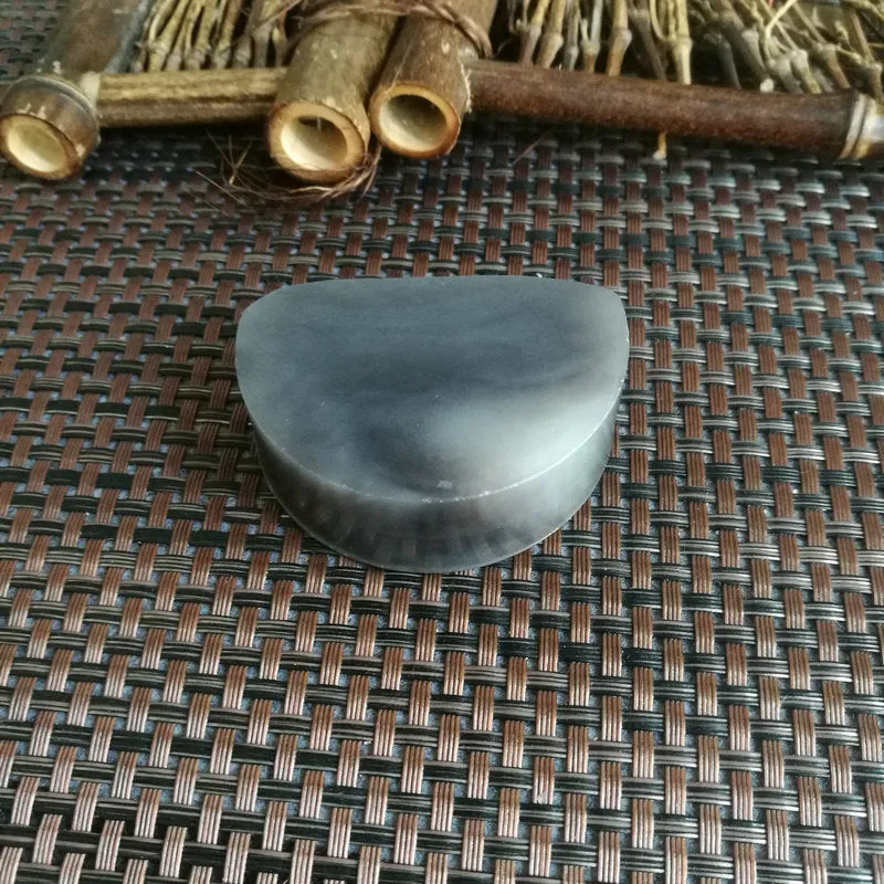 Natural Kunlun Jade Rough Nephrite Raw (92g,5.4X1.9X3.8cm)