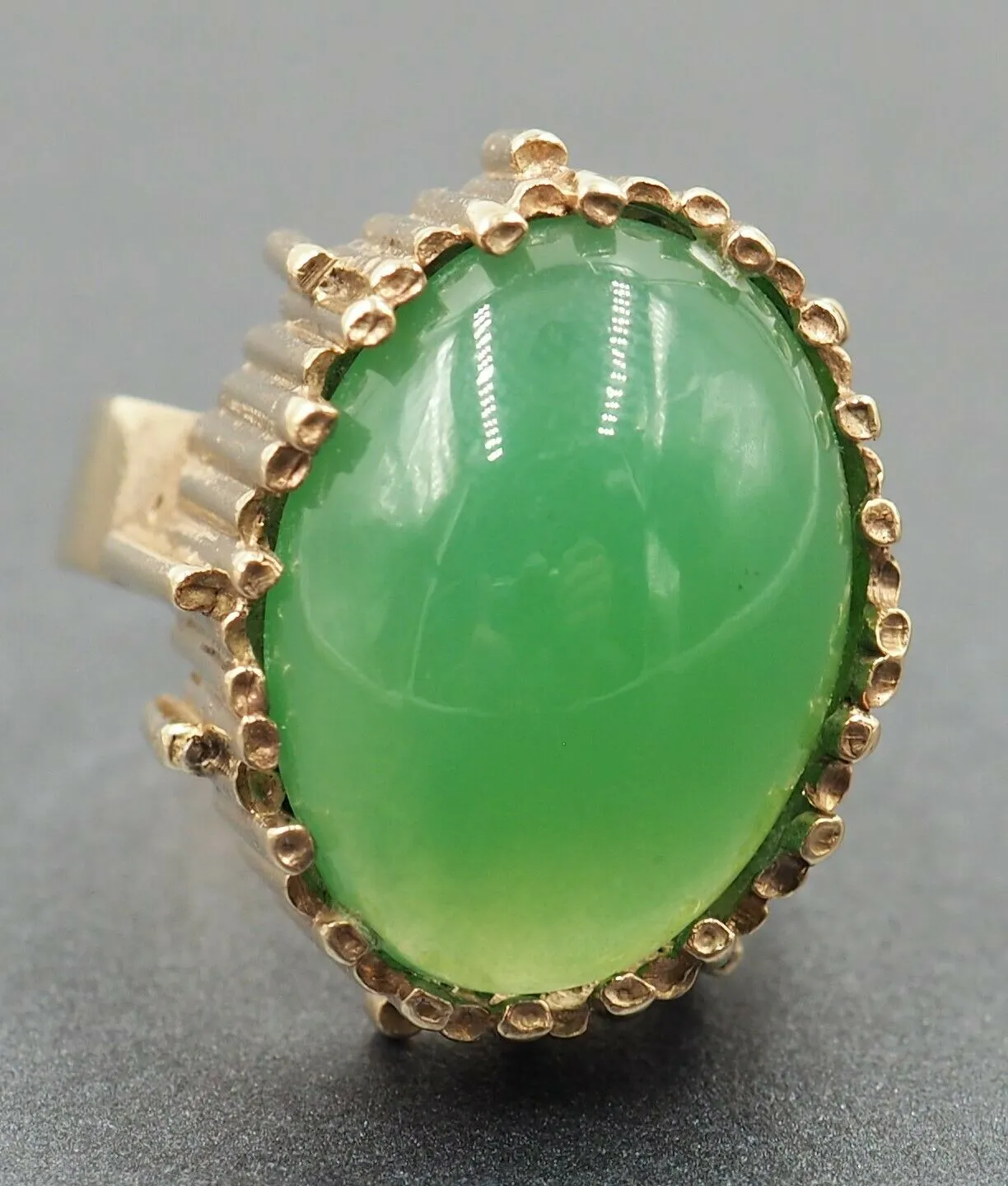 Vintage Green Paste 9ct Yellow Gold Dress Ring - c.1960s